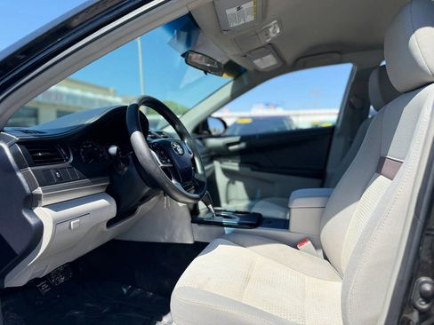 Used 2012 Toyota Camry LE FWD image 19