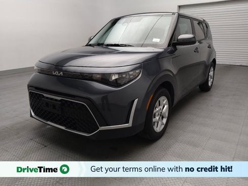 Used 2025 Kia Soul LX image 1