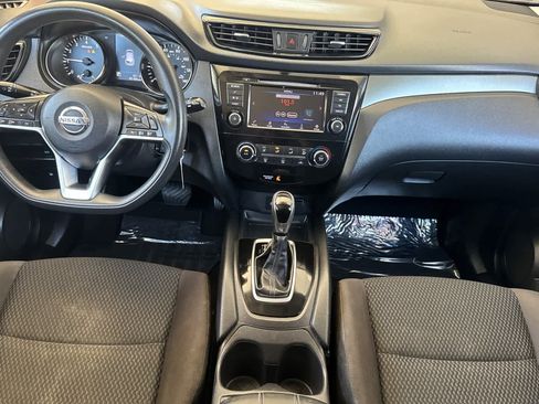 Used 2019 Nissan Rogue Sport S FWD image 3