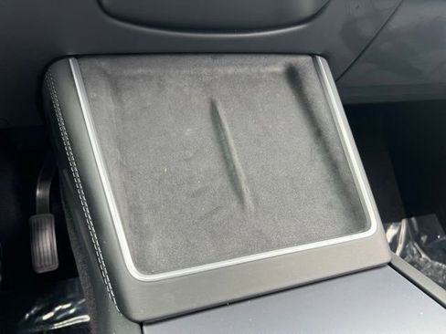 Used 2026 Tesla Model Y 2WD image 21