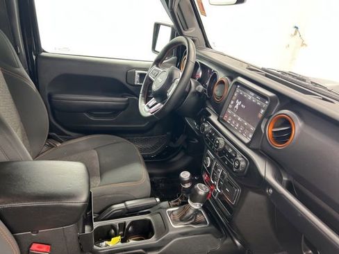 Used 2022 Jeep Gladiator Mojave w/ Cold Weather Group image 23