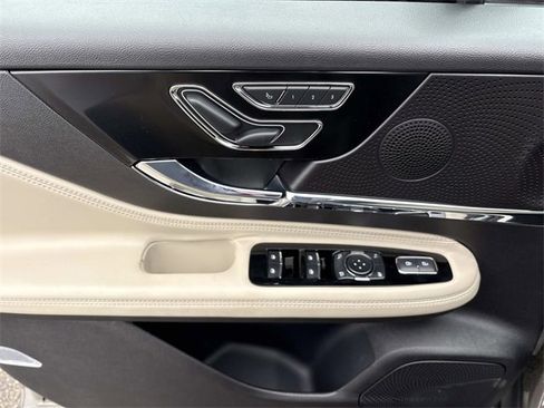 New 2026 Lincoln Corsair Premiere image 20