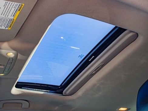 Used 2017 Nissan Altima 3.5 SL w/ 3.5SL Technology Package image 21