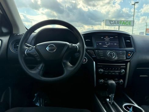 Used 2019 Nissan Pathfinder S AWD/4WD image 24