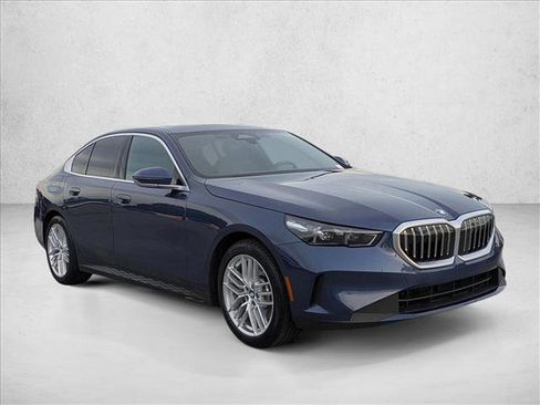 Certified 2024 BMW 530i w/ Convenience Package image 3