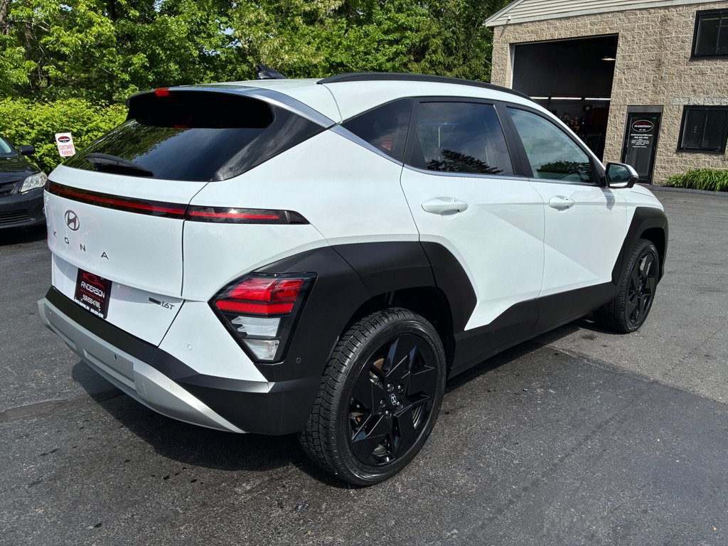 Used 2024 Hyundai Kona Limited AWD/4WD image 7