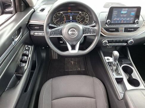 Certified 2023 Nissan Altima 2.5 SV image 11