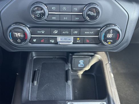 New 2025 Ford Bronco Outer Banks image 6