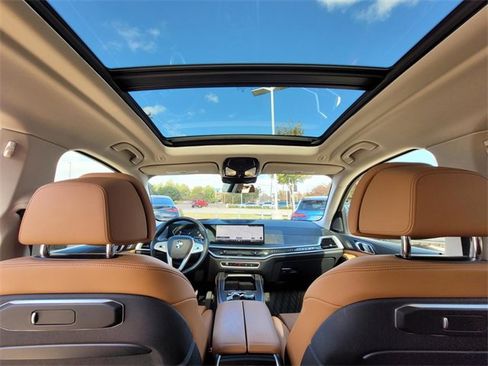 Used 2024 BMW X7 xDrive40i w/ Premium Package image 41