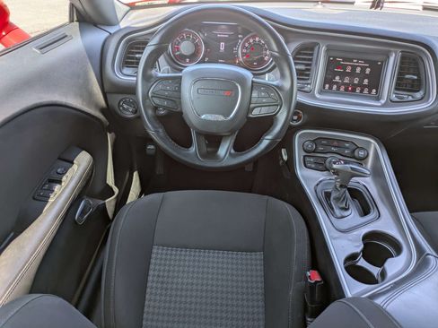 Used 2022 Dodge Challenger R/T RWD image 4