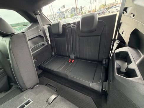 Used 2023 Volkswagen Tiguan SE R-Line FWD image 15