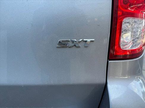Used 2014 Dodge Grand Caravan SXT FWD image 11