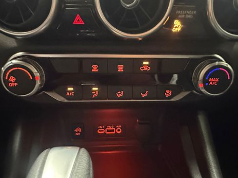 Used 2025 Nissan Sentra SV w/ Trunk Package FWD image 18