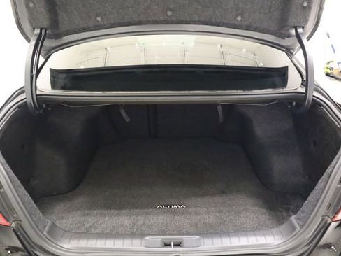 Used 2018 Nissan Altima 2.5 SR w/ SR Midnight Edition FWD image 29
