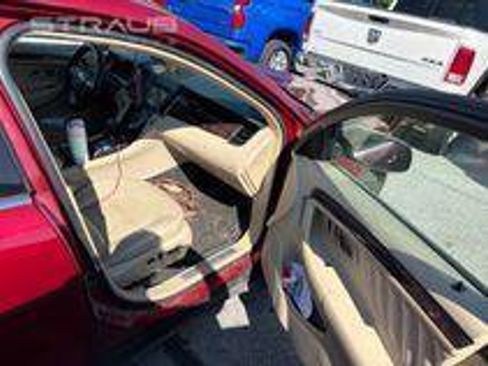 Used 2016 Ford Taurus Limited w/ Equipment Group 301A AWD/4WD image 4