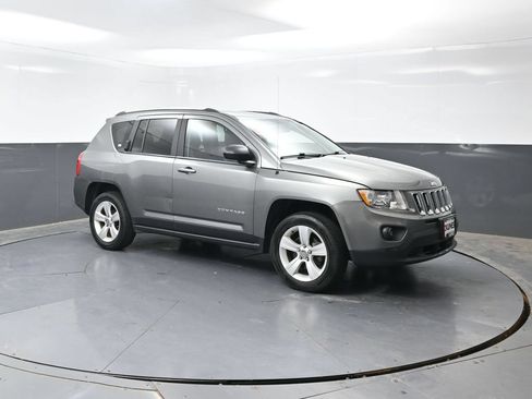 Used 2013 Jeep Compass Sport AWD/4WD image 3