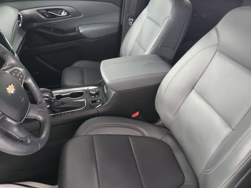 Used 2021 Chevrolet Traverse Premier FWD image 22