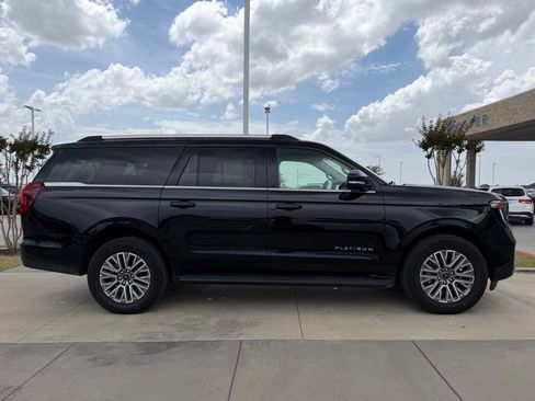 Used 2026 Ford Expedition Max Platinum AWD/4WD image 17