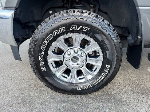 Used 2019 Ford F350 XLT w/ XLT Premium Package AWD/4WD image 3