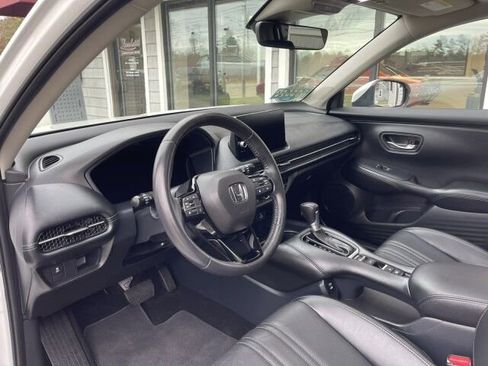 Used 2025 Honda HR-V EX-L image 8