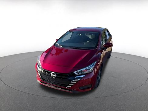 Used 2025 Nissan Versa SV image 4