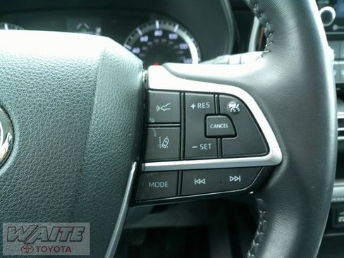 Certified 2022 Toyota Highlander LE image 14