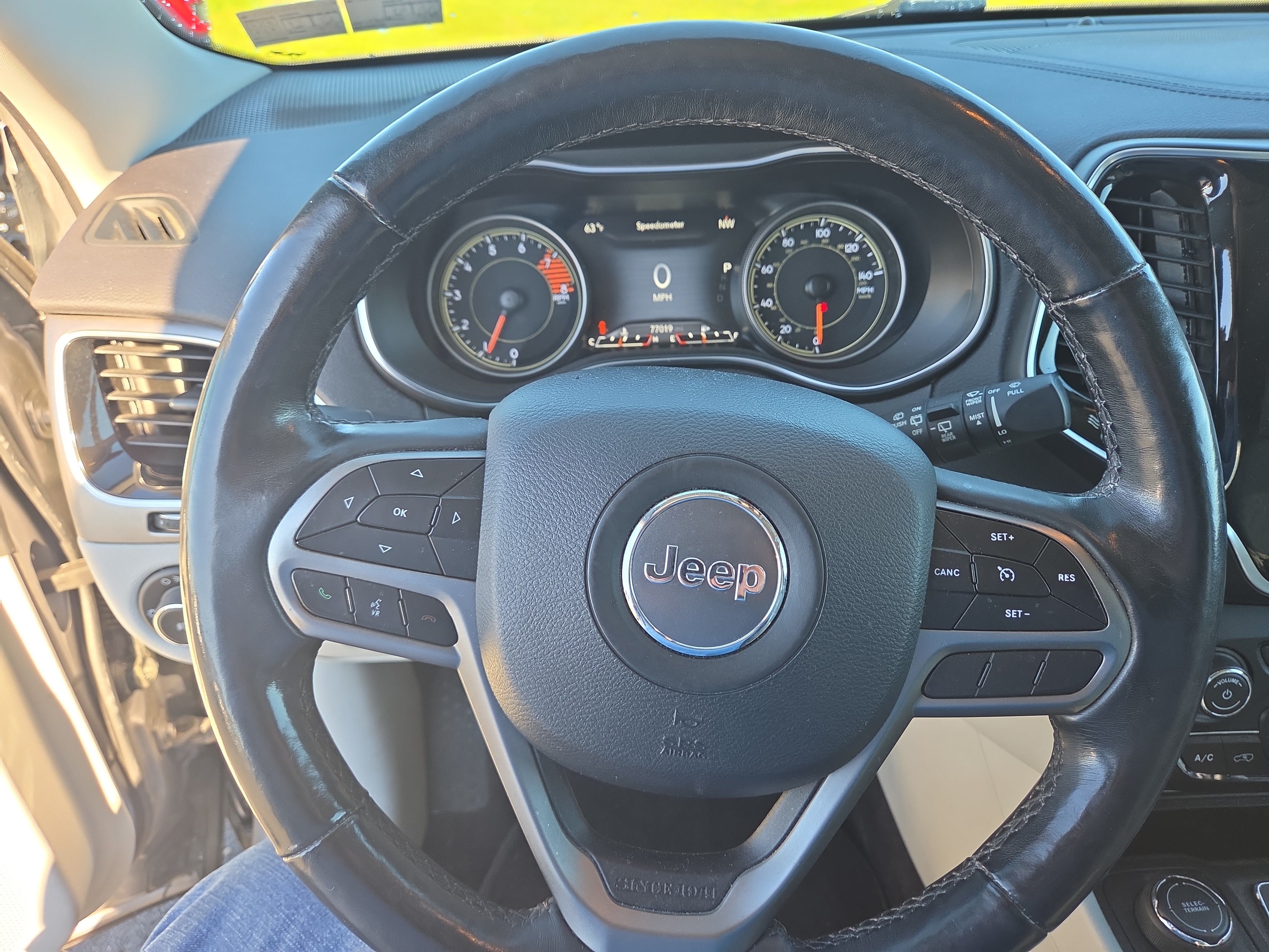 Used 2019 Jeep Cherokee Limited AWD/4WD image 3