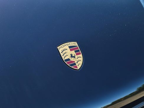Certified 2024 Porsche Macan AWD/4WD image 37
