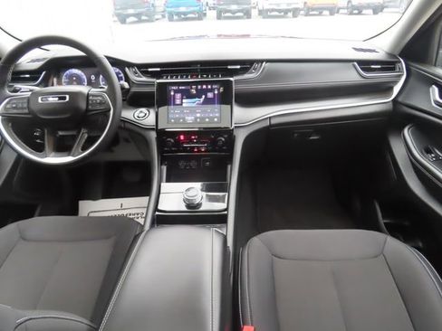 Used 2023 Jeep Grand Cherokee Laredo w/ Luxury Tech Group I image 26