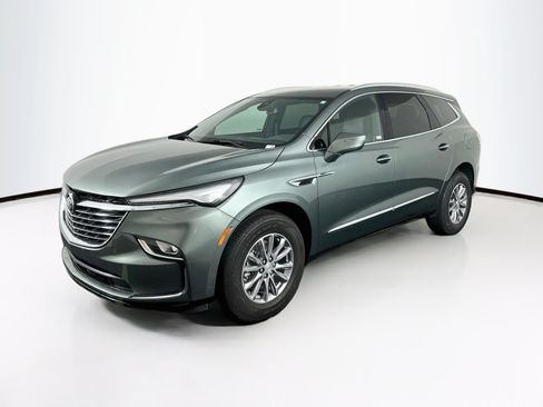 Used 2022 Buick Enclave Essence FWD image 3