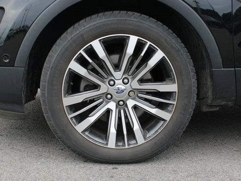 Used 2017 Ford Explorer Platinum image 44