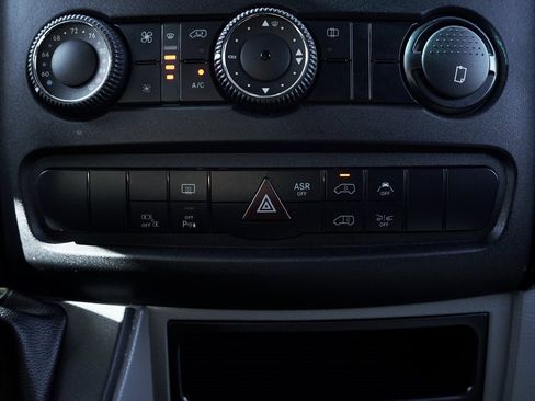 Used 2017 Mercedes-Benz Sprinter 3500 image 48