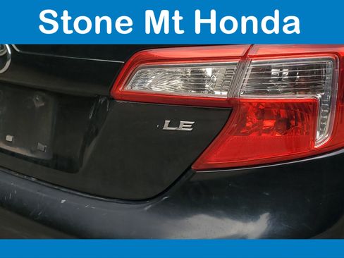 Used 2012 Toyota Camry LE FWD image 10