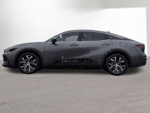 Certified 2023 Toyota Crown Limited image 10