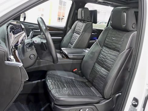 Used 2023 Cadillac Escalade Sport Platinum AWD/4WD image 31