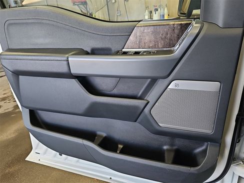 Used 2021 Ford F150 Lariat w/ Equipment Group 502A High image 26