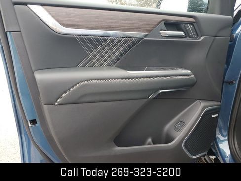 New 2026 GMC Acadia Denali w/ Super Cruise Package image 23