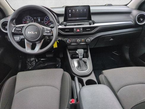 Used 2022 Kia Forte LXS image 17