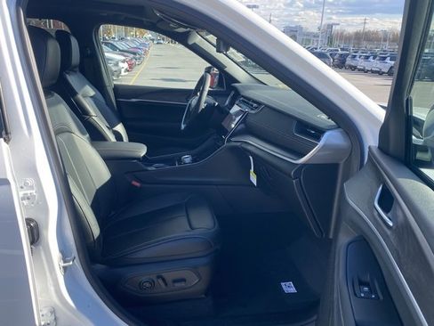 New 2025 Jeep Grand Cherokee Limited image 50