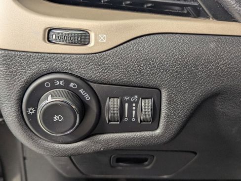 Used 2017 Jeep Cherokee High Altitude image 15