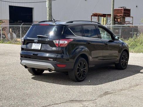Used 2018 Ford Escape SE w/ SE Sync 3 Package FWD image 7