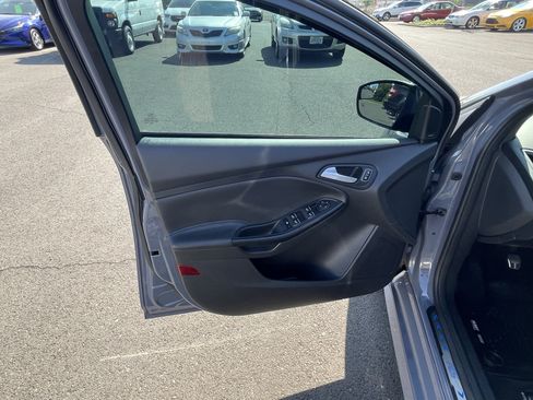 Used 2017 Ford Focus RS AWD/4WD image 16