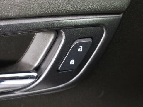Used 2019 Chevrolet Tahoe 2WD w/ Enhanced Driver Alert Package image 22