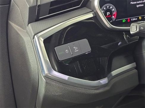 Used 2022 Audi Q3 2.0T Premium Plus image 18