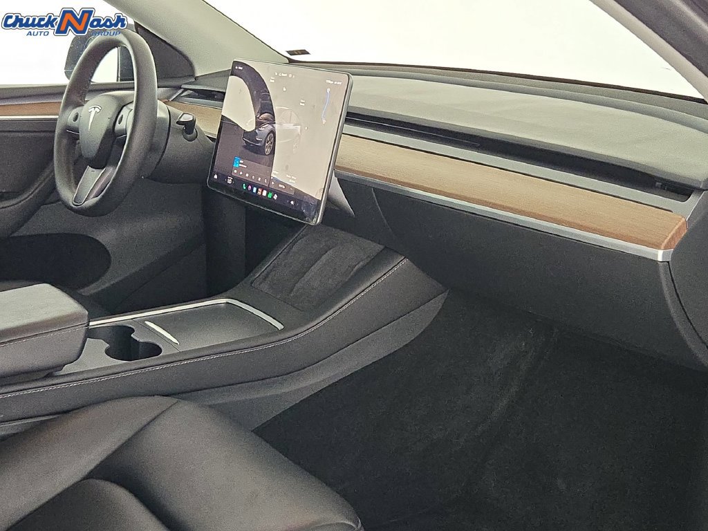 Used 2024 Tesla Model Y 2WD image 31