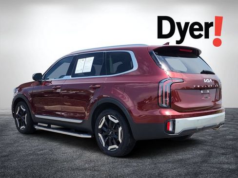 Used 2024 Kia Telluride EX w/ EX Captain's Chair Package FWD image 6