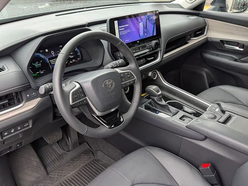 Used 2026 Toyota Grand Highlander AWD Hybrid image 3