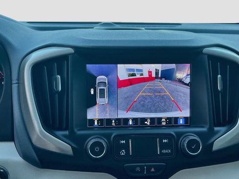 Used 2024 GMC Terrain Denali w/ Denali Premium Package AWD/4WD image 14