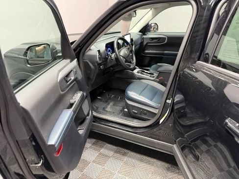 Used 2023 Ford Bronco Sport Outer Banks w/ Tech Package AWD/4WD image 14