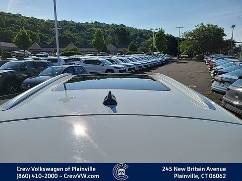 Used 2024 Volkswagen Atlas Cross Sport SE w/ Panoramic Sunroof Package AWD/4WD image 31